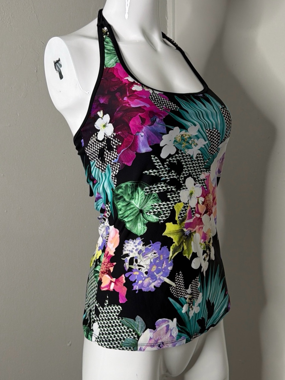 Hapari Black Floral Racerback Camisole with Multicolor Print M